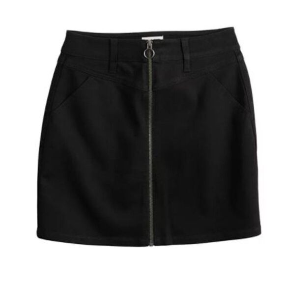 NWOT SO Black jean Skirt with Zipper Size 7 / 28W - Picture 1 of 7
